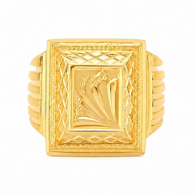The GGR050311162 Gold Gents Ring