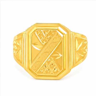 The GGR050311185 Gold Gents Ring