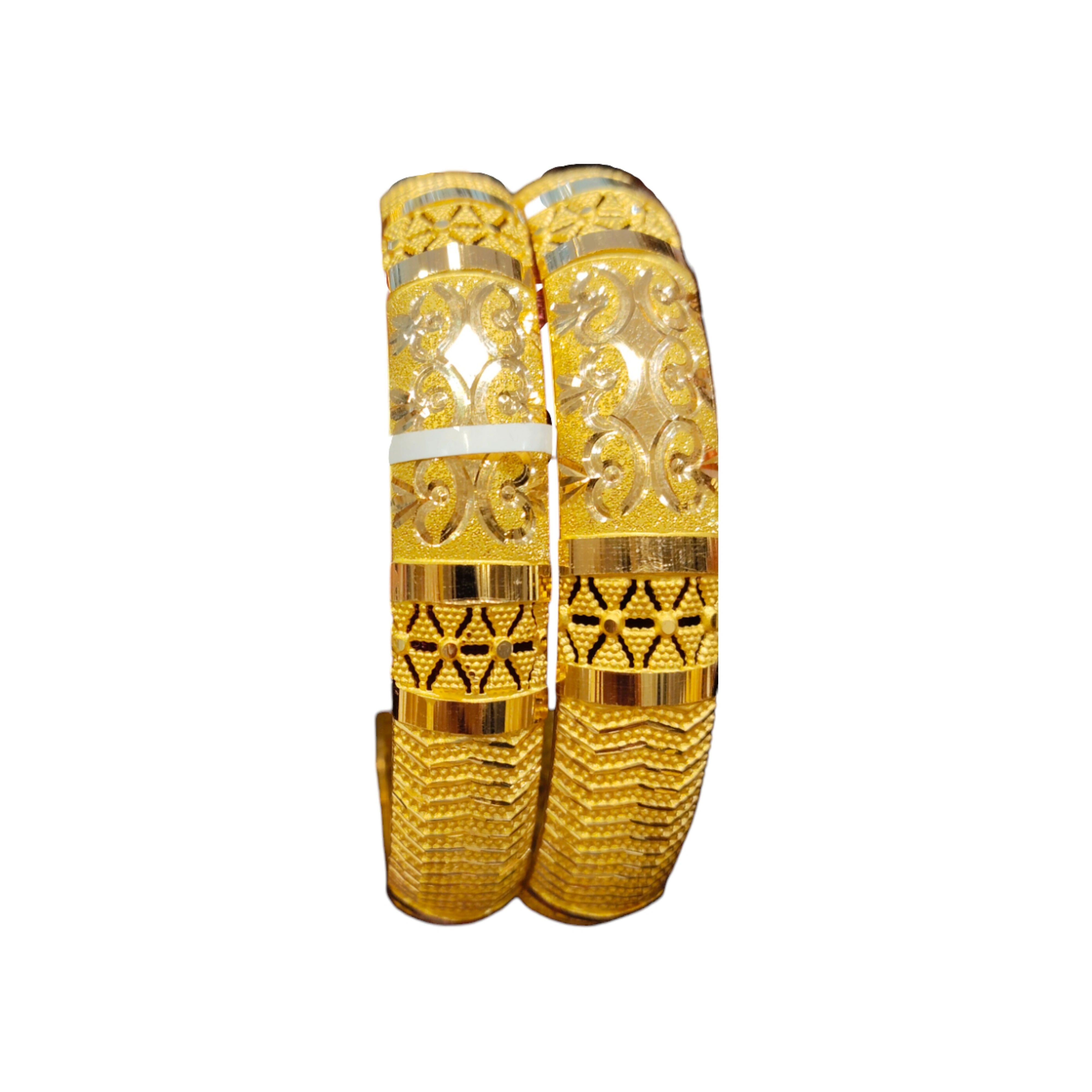 The GBG026510606 Gold Bangle