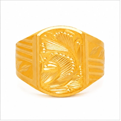 The GGR050310024 Gold Gents Ring