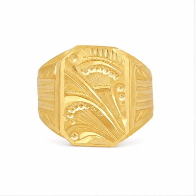 The GGR050310098 Gold Gents Ring