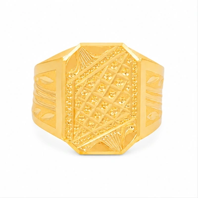 The GGR050310103 Gold Gents Ring