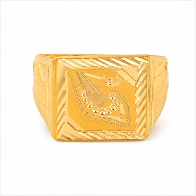 The GGR050310465 Gold Gents Ring