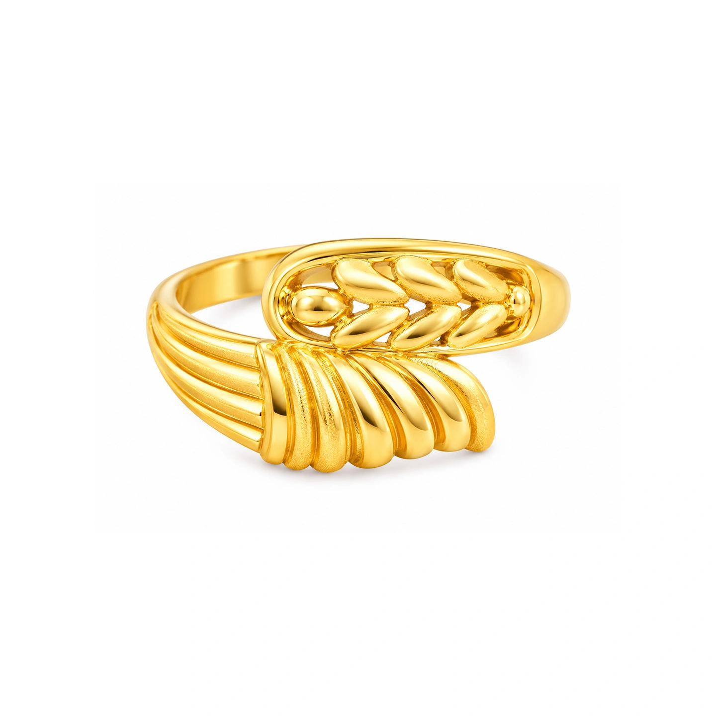 The GLR015210596 Gold Ladies Ring