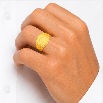 The GGR003211124 Gold Gents Ring