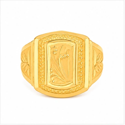 The GGR050311122 Gold Gents Ring