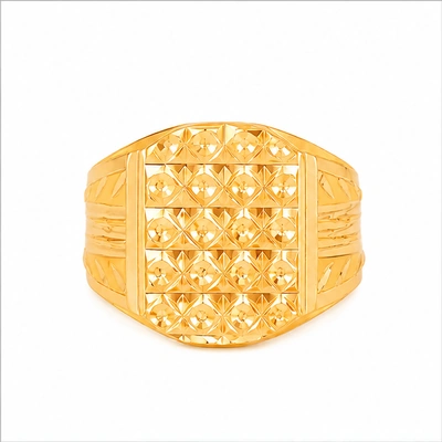The GGR050310520 Gold Gents Ring