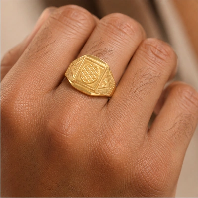 The GGR029200388 Gold Gents Ring