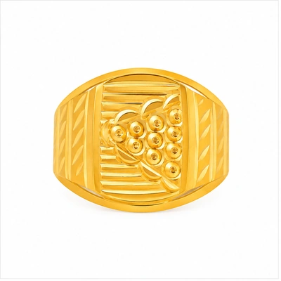 The GGR050311743 Gold Gents Ring