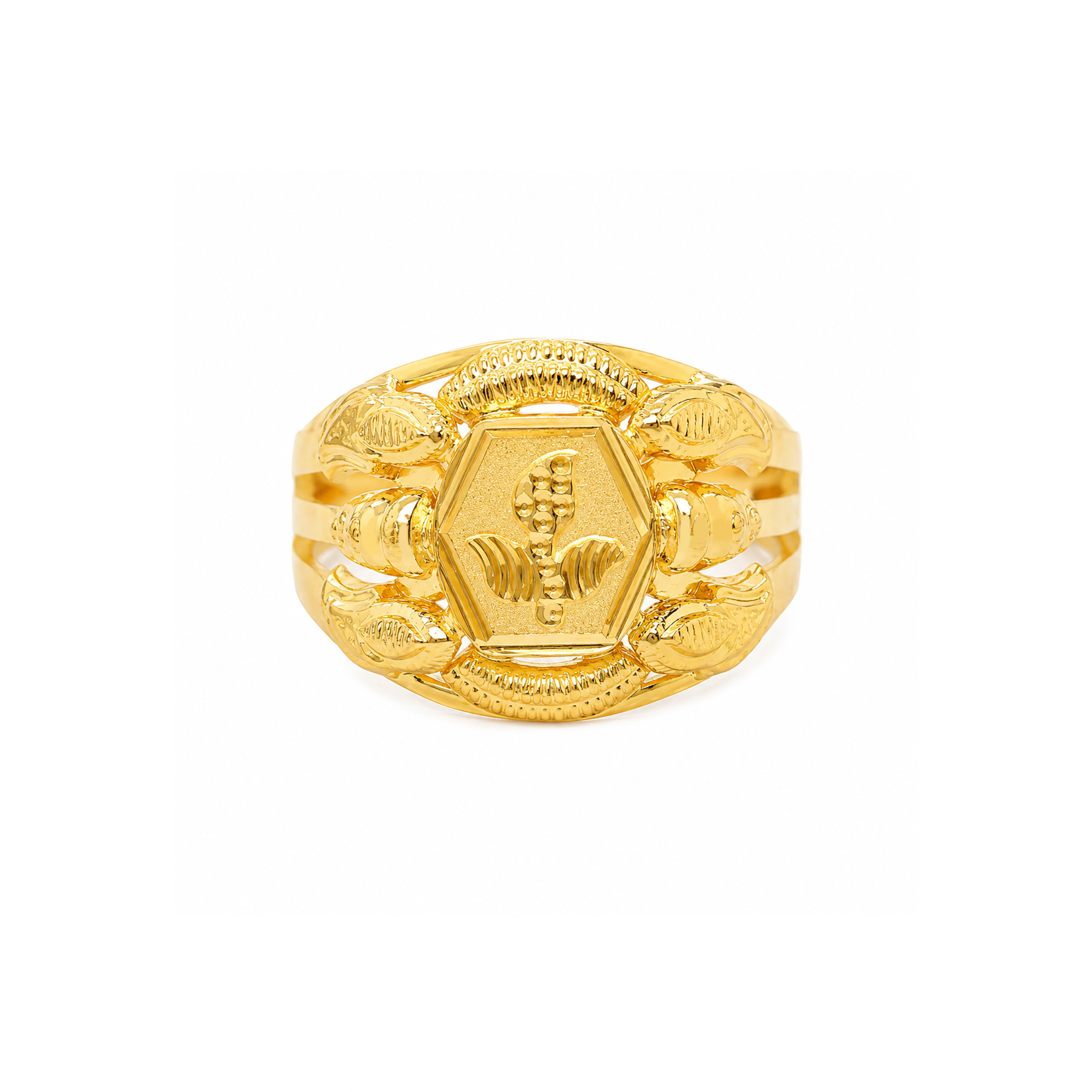 The GGR027015390 Gold Gents Ring