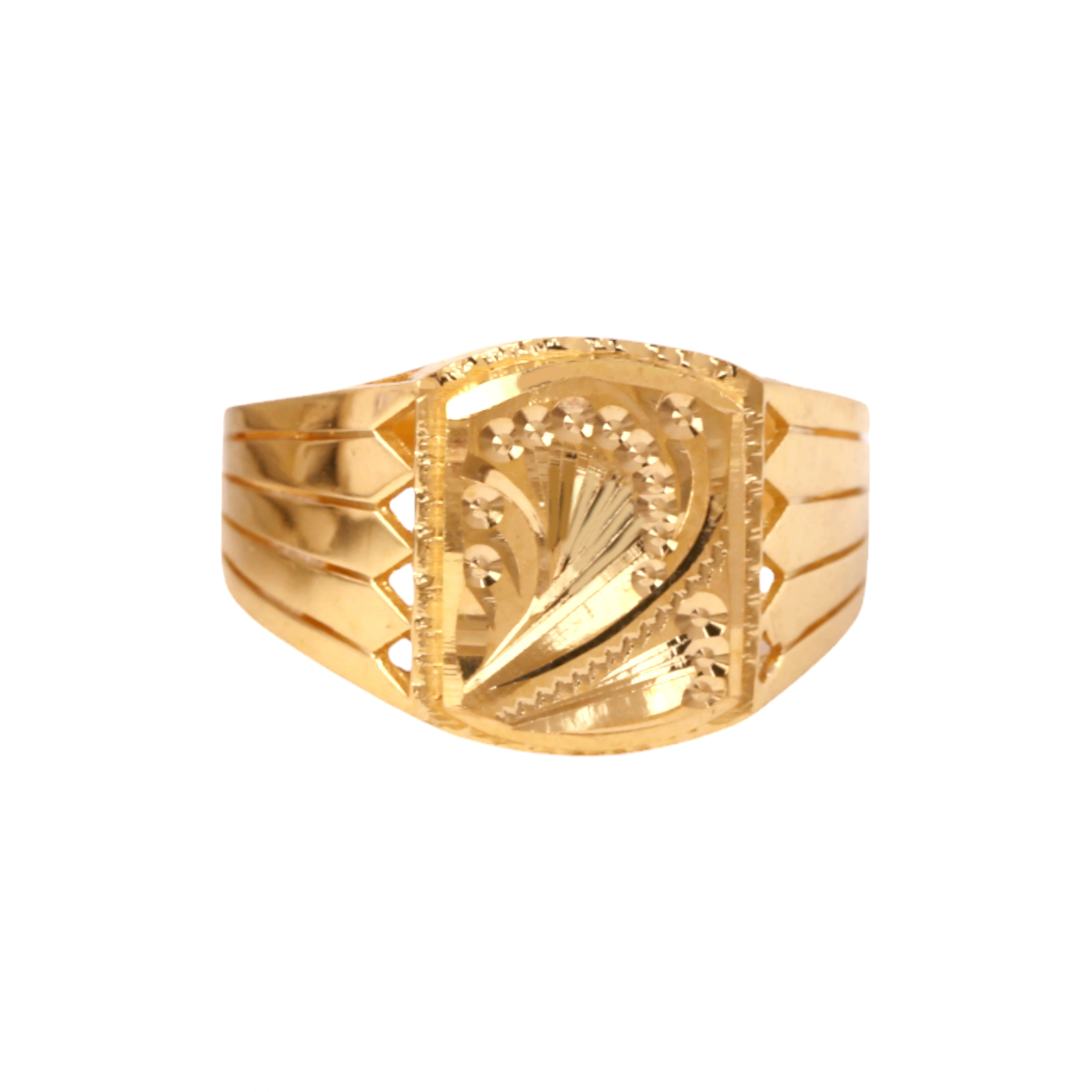 The GGR015210358 Gold Gents Ring