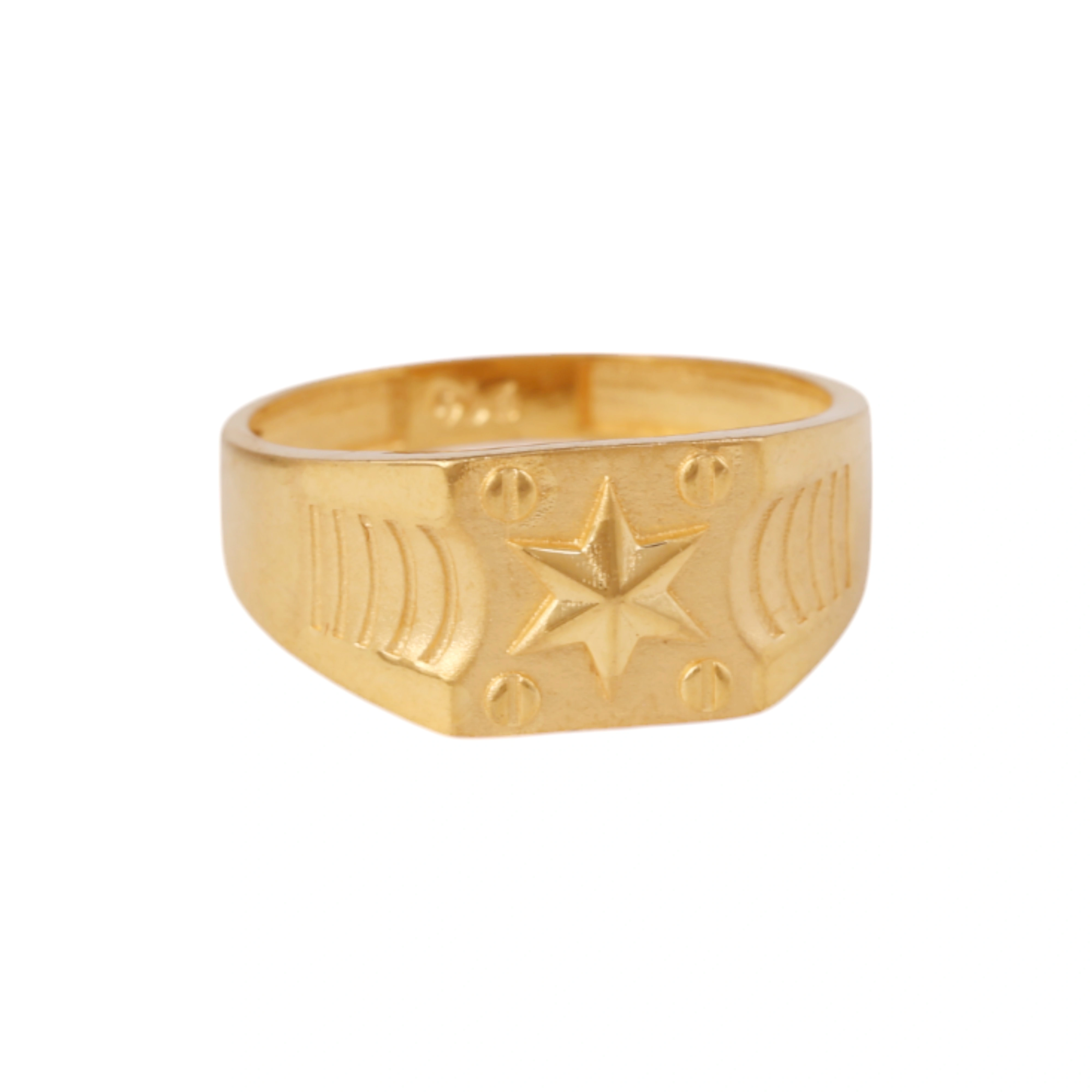 The GGR015210402 Gold Gents Ring