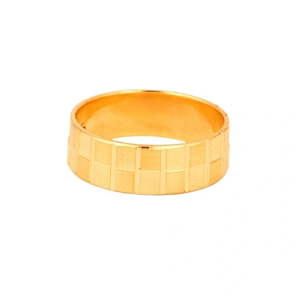 The GGR002510366 Gold Gents Ring