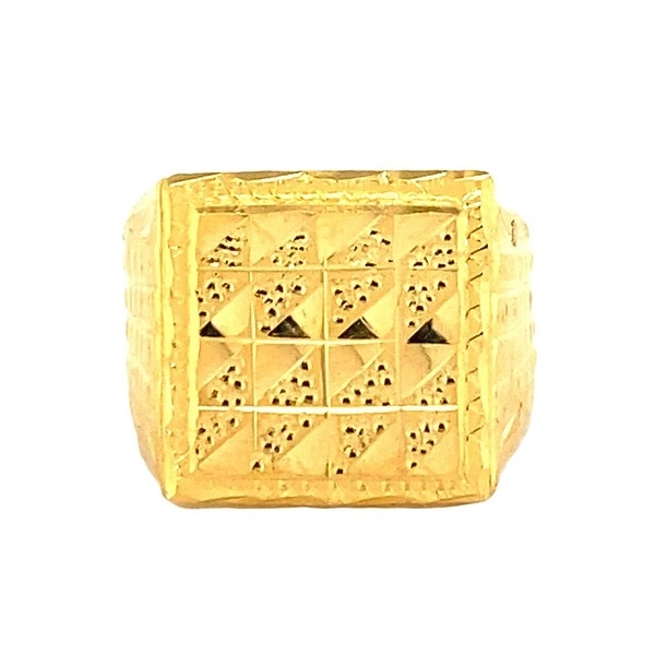 The GGR007700106 Gold Gents Ring