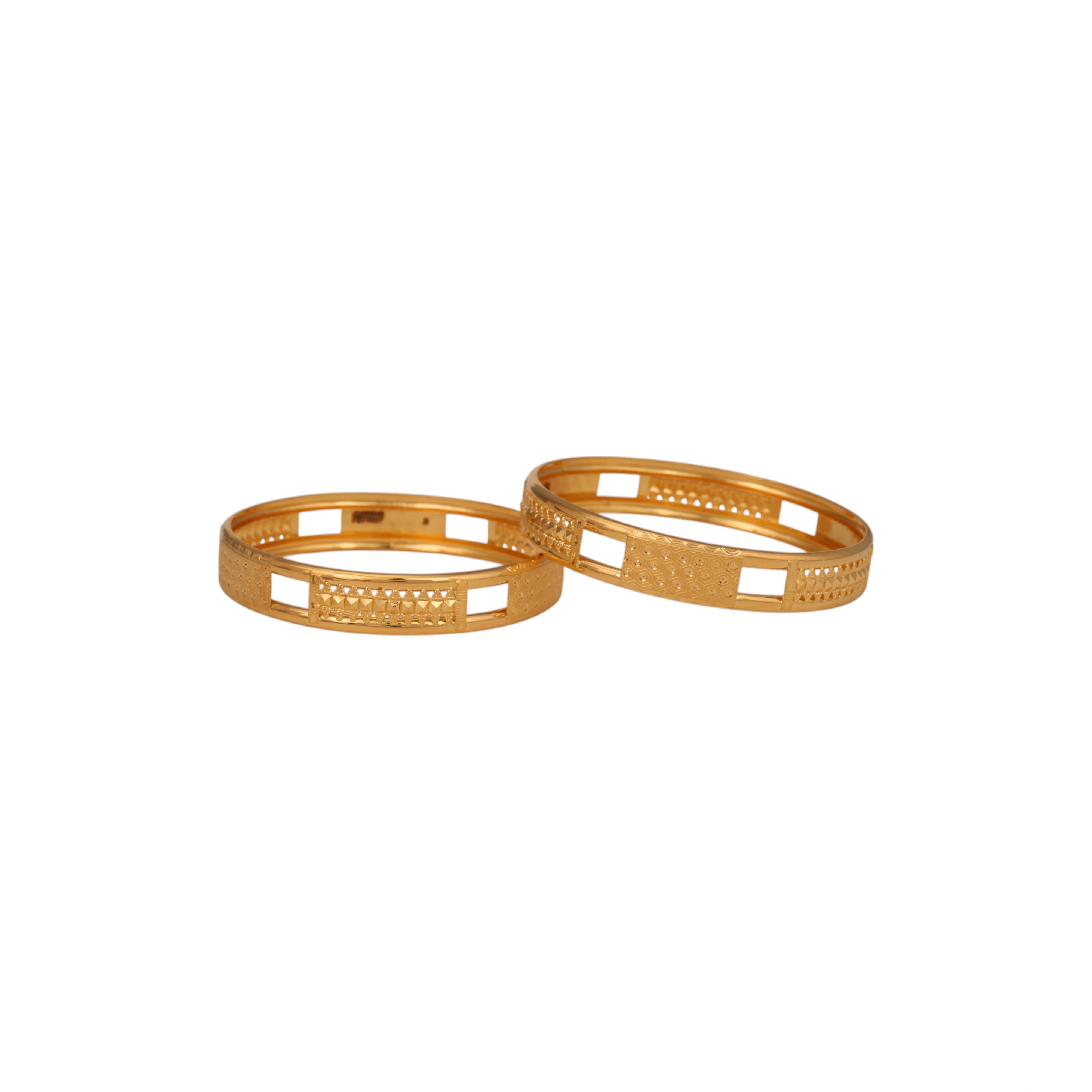 The GBG000200492 Gold Bangle